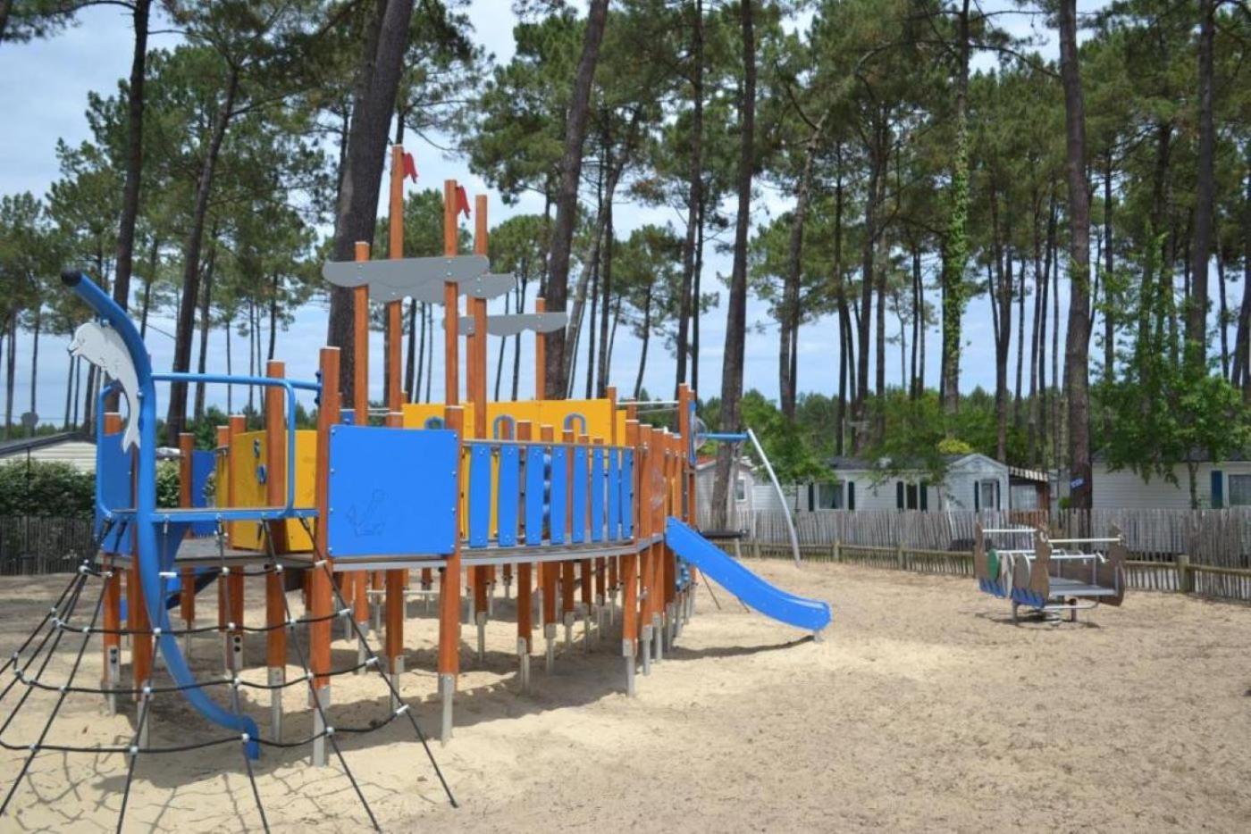 Sbvacances Tout Confort 2Ch Et 1Sdb, Environnement Calme Et Verdoyant Dans Camping 4 Etoiles Saint-Julien-en-Born Buitenkant foto